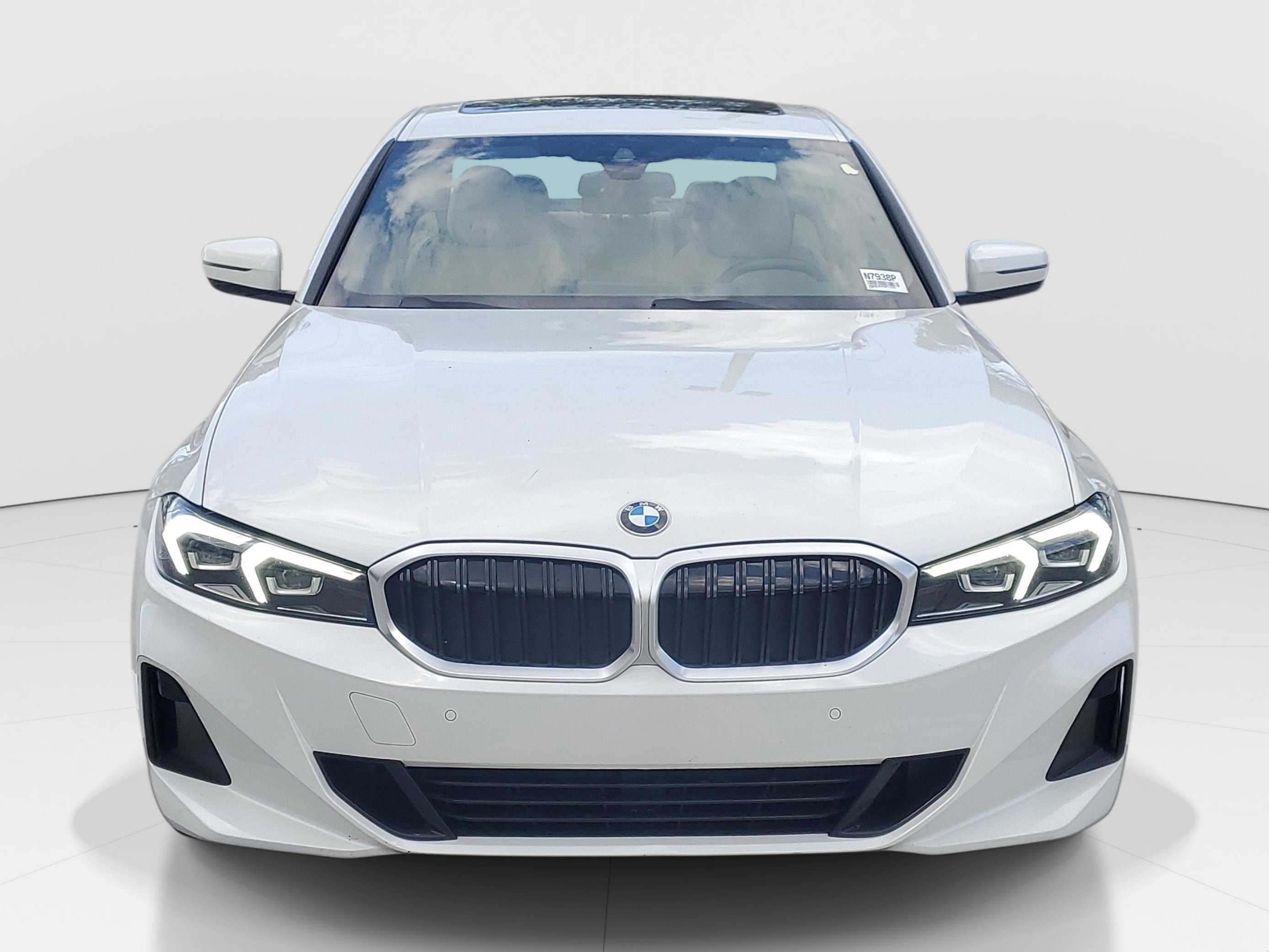 Used 2025 White Metallic BMW 330i image 3