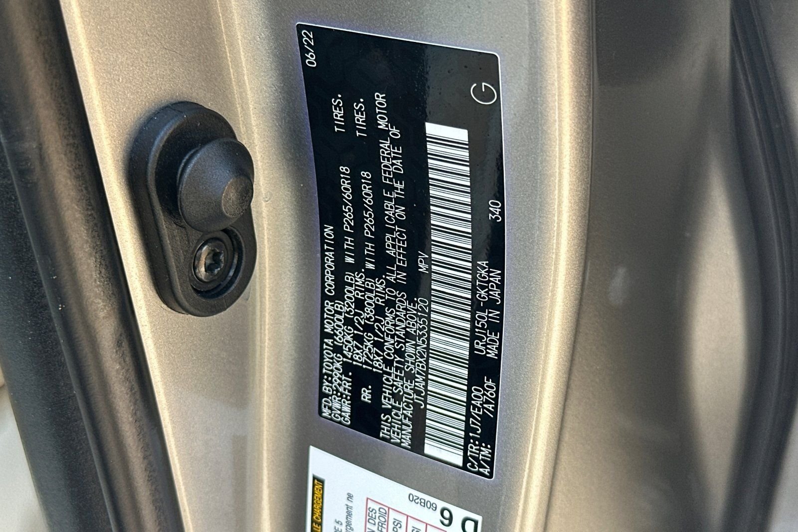 Used 2022 Silver Lexus 460 image 30