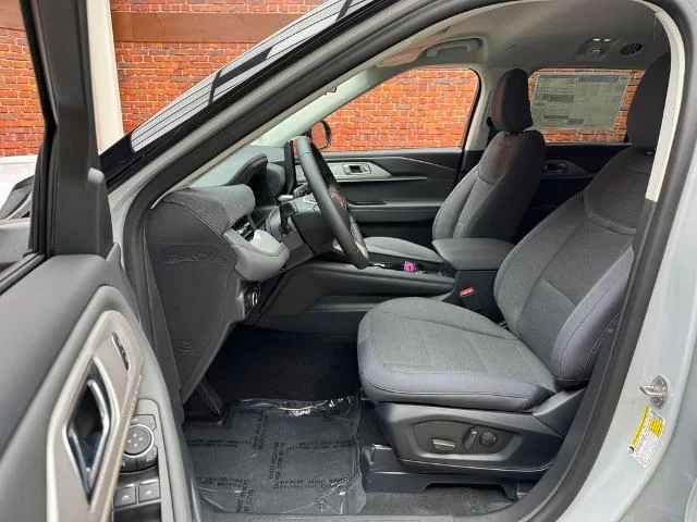New 2026 Space White Metallic Ford Active image 21