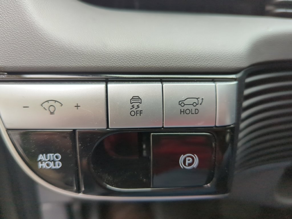 Used 2024 Gold Hyundai SEL image 12