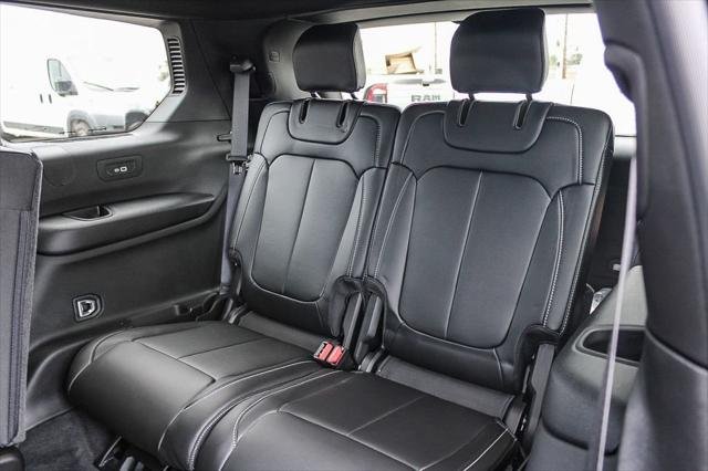 New 2026 Baltic Gray Metallic Clear-Coat Exterior Paint Jeep Laredo image 20
