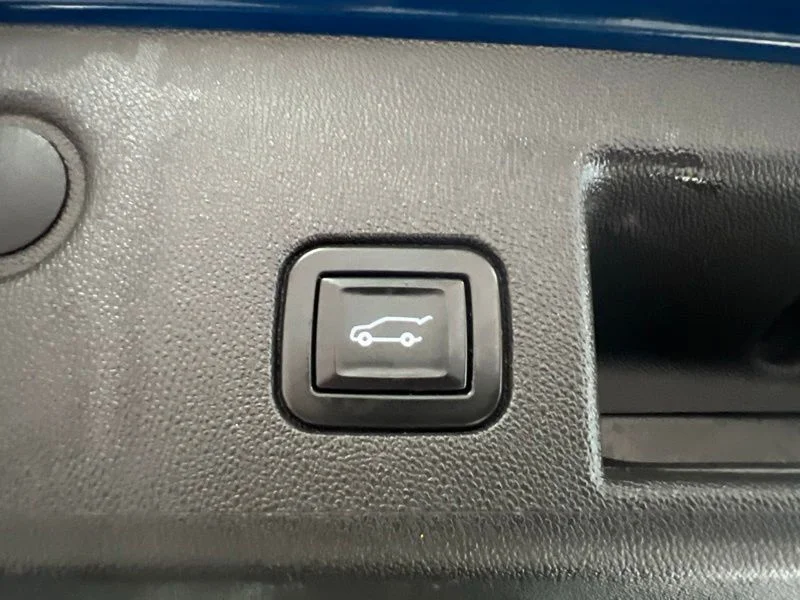Used 2021 Blue Chevrolet LT image 9