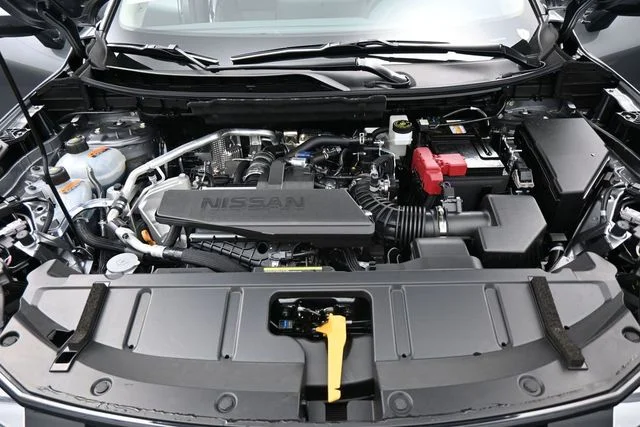 New 2026 Gray Nissan Platinum image 33