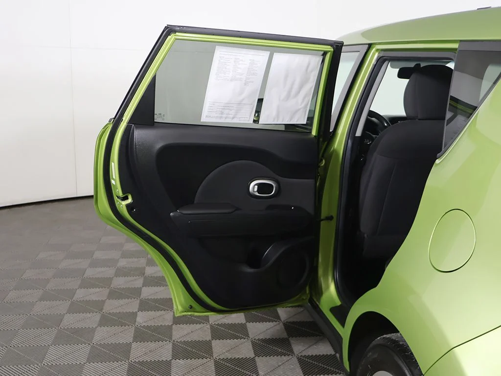 Used 2014 Green Kia Base image 15