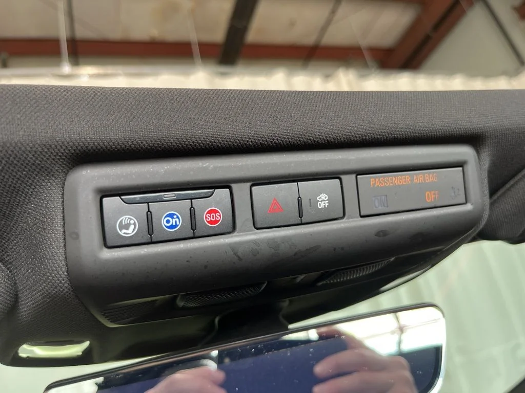 Used 2022 Red Chevrolet Stingray image 19