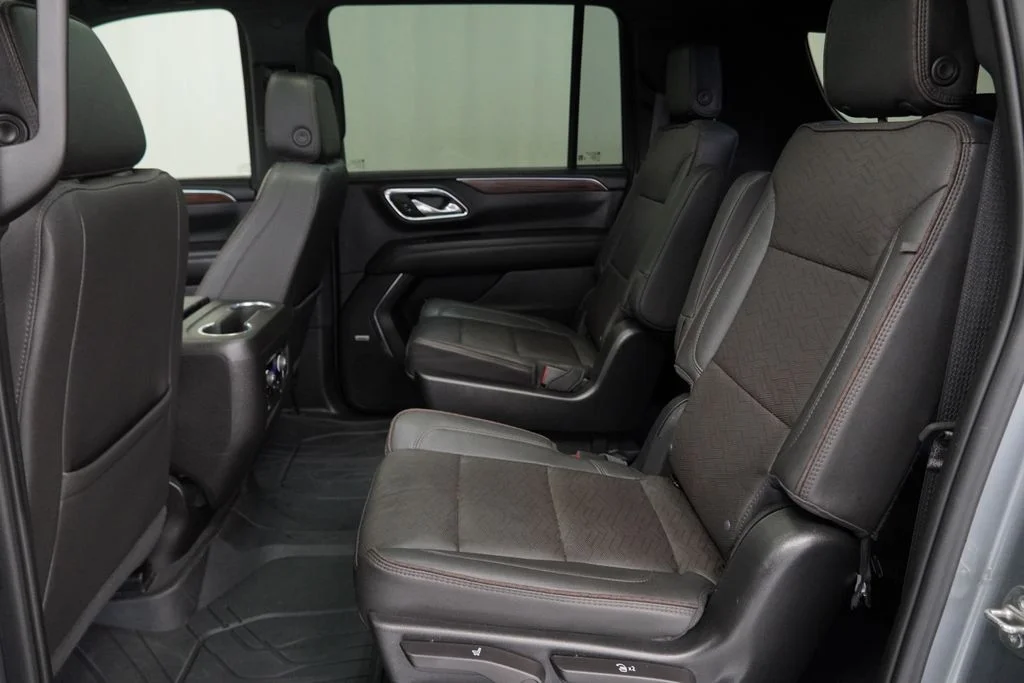 2023 Chevrolet Suburban High Country - Photo 17
