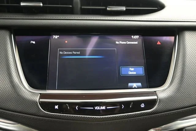 Used 2017 RADIANT SILVER METALLIC Cadillac Luxury FWD image 16