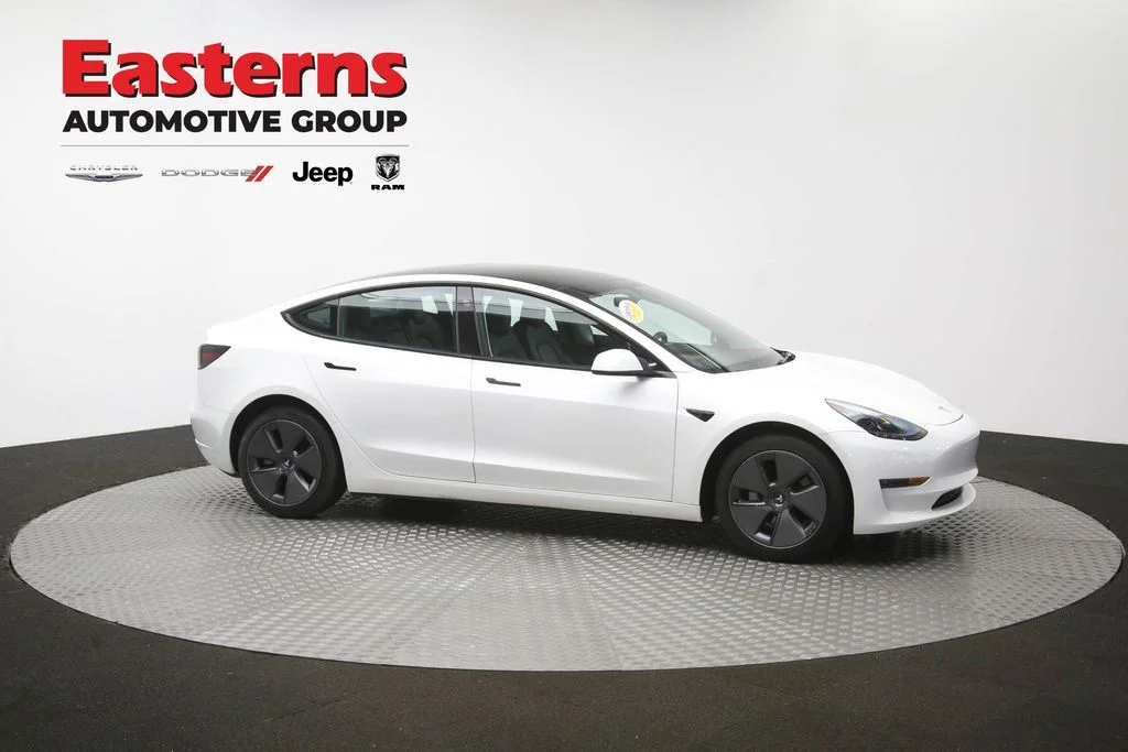 Used 2023 White Tesla Base image 43