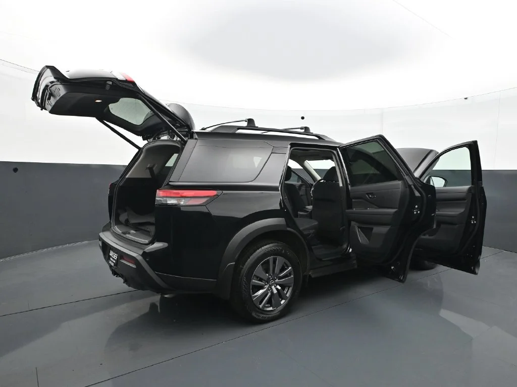 Used 2025 Super Black Nissan SV image 38