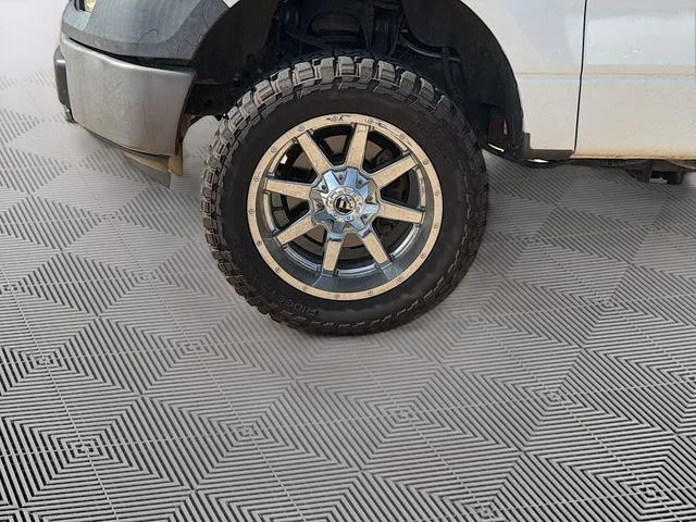 Used 2012 White Ford XL image 10