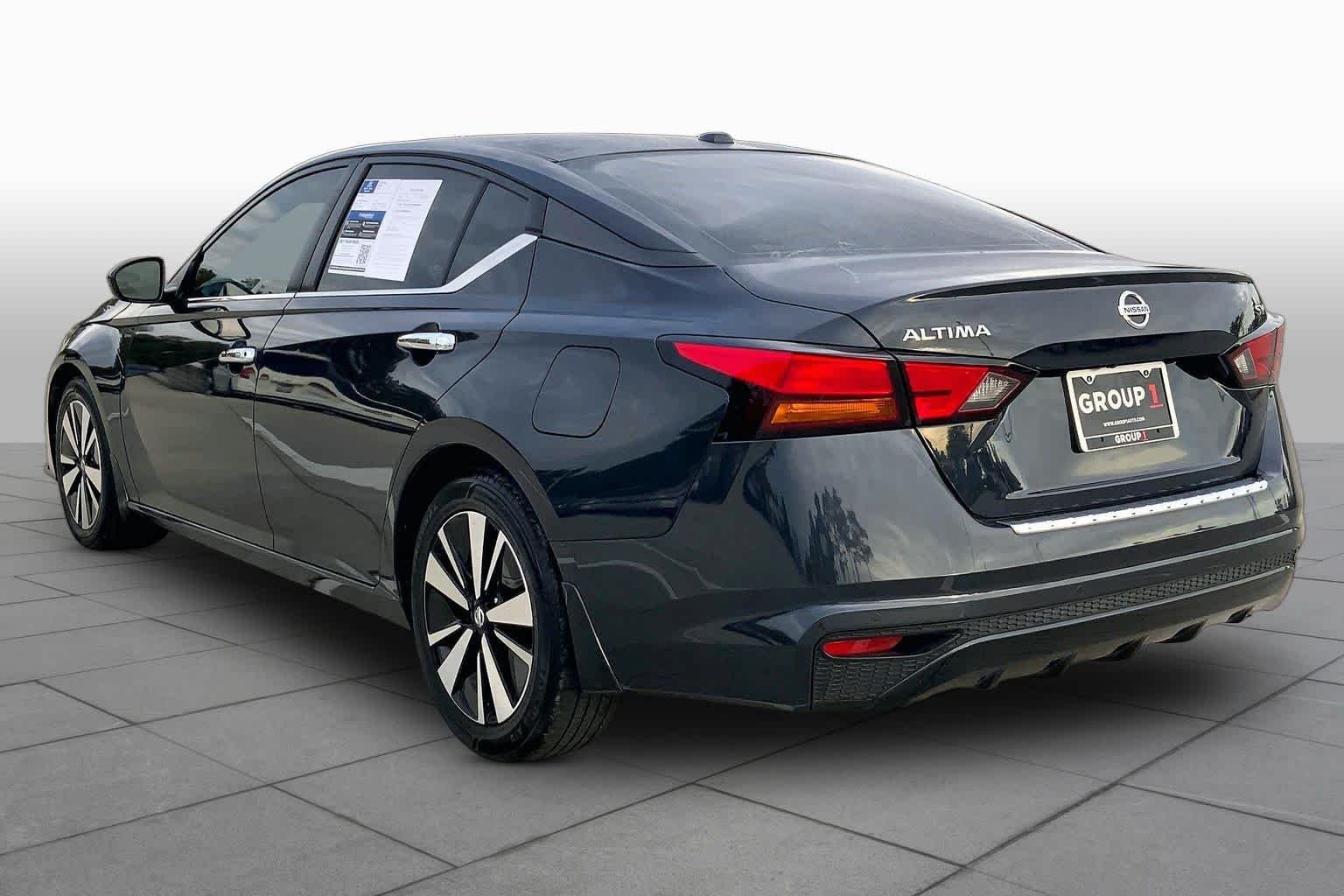 Used 2021 Storm Blue Metallic Nissan 2.5 SV image 12