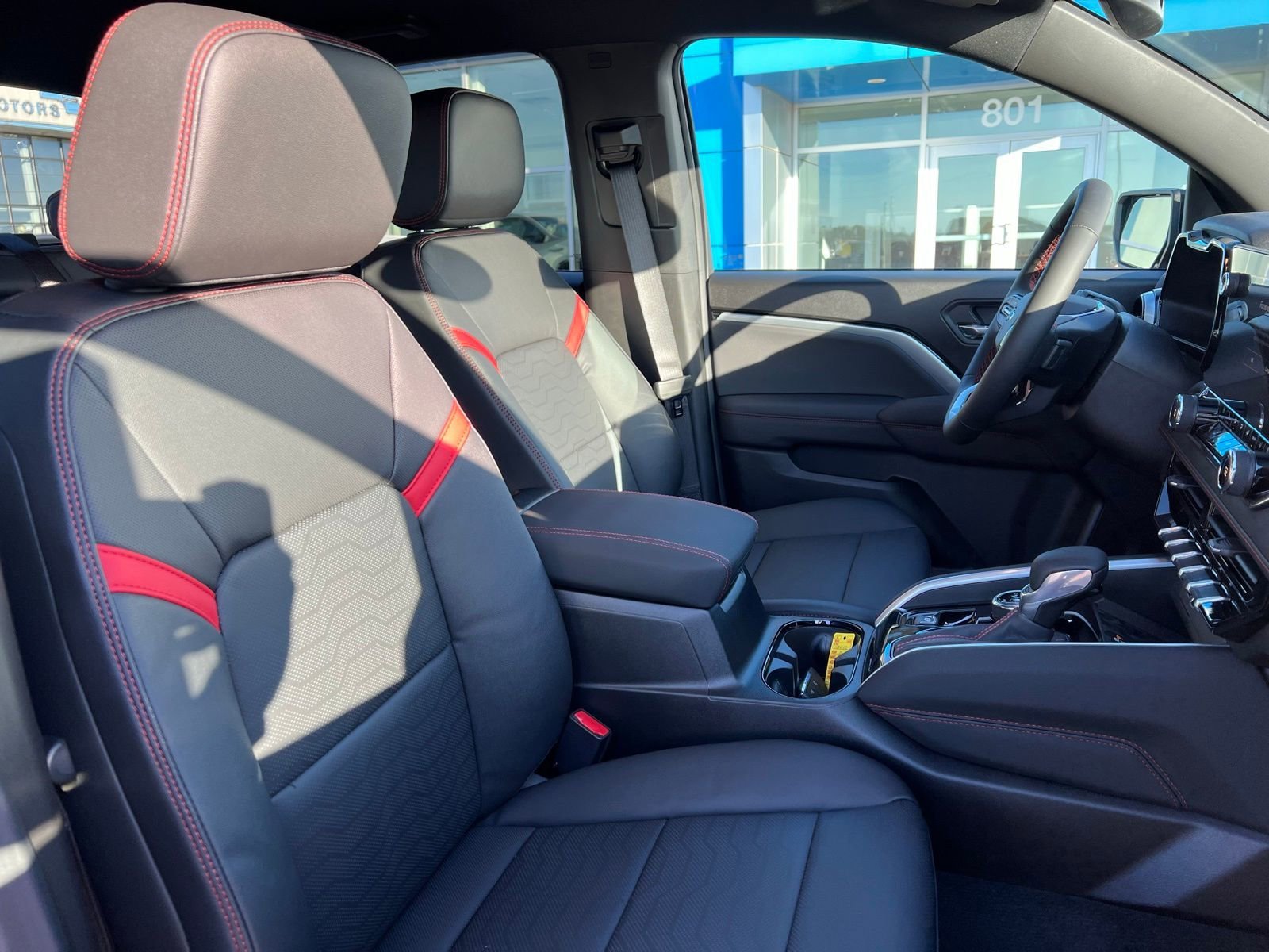 2026 Chevrolet Colorado Z71 - Photo 12