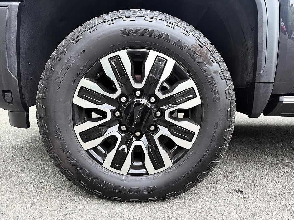 Used 2024 Titanium Rush Metallic GMC Denali Ultimate image 9