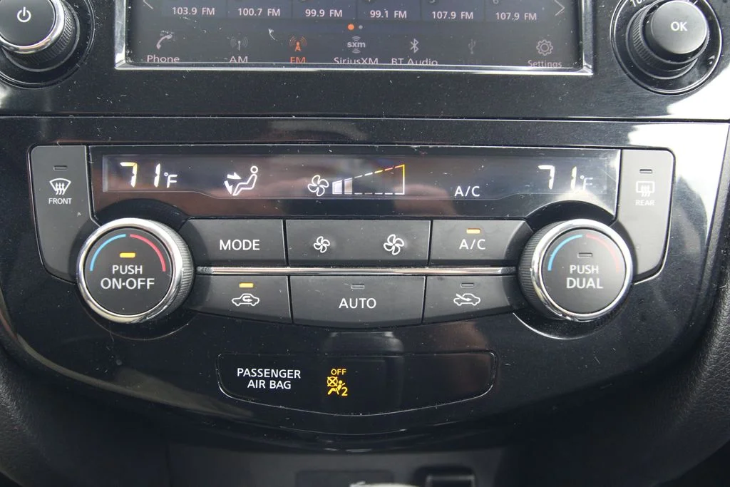 Used 2022 Gun Metallic Nissan SV image 27