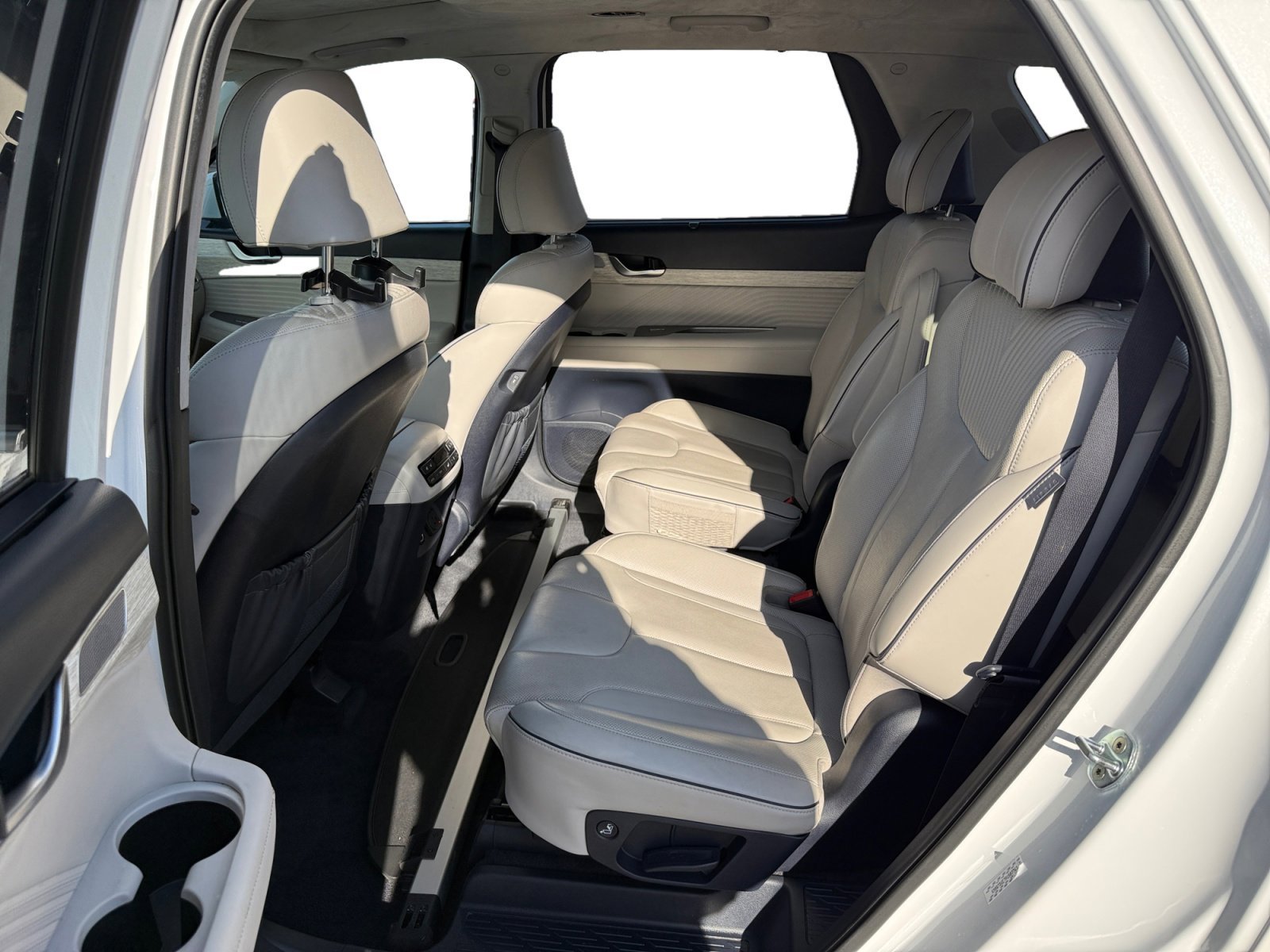 Used 2023 Hyper White Hyundai Calligraphy image 16