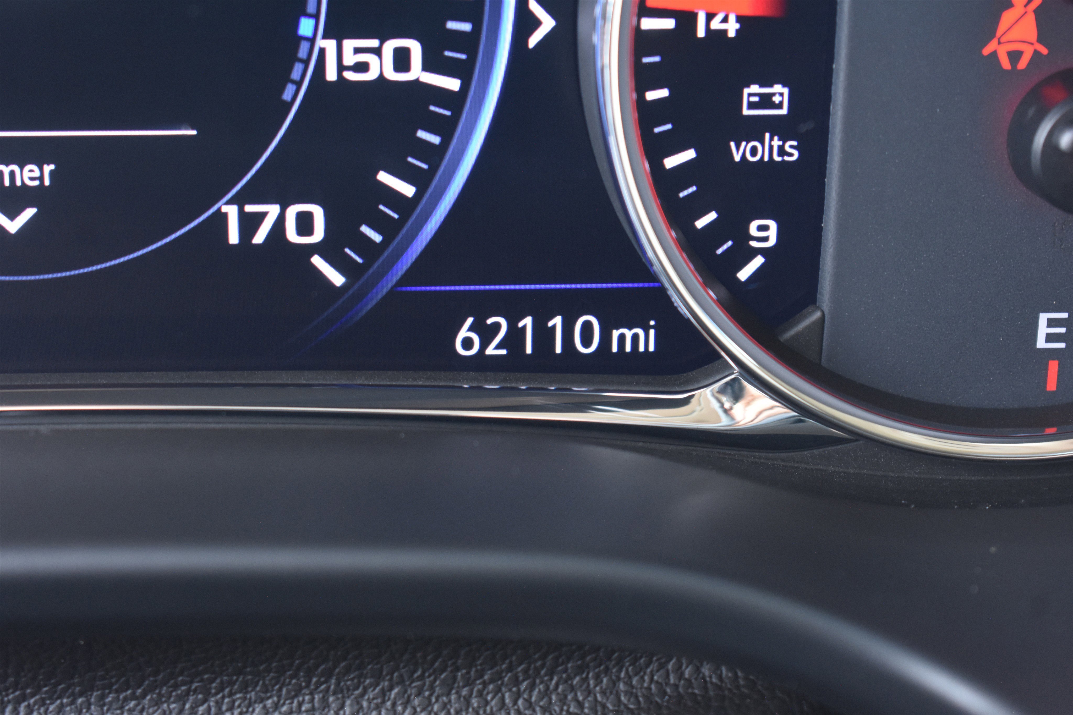 Used 2023 Summit White GMC Denali image 25