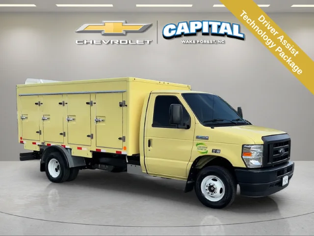 Used 2022 Yellow Ford Base image 11