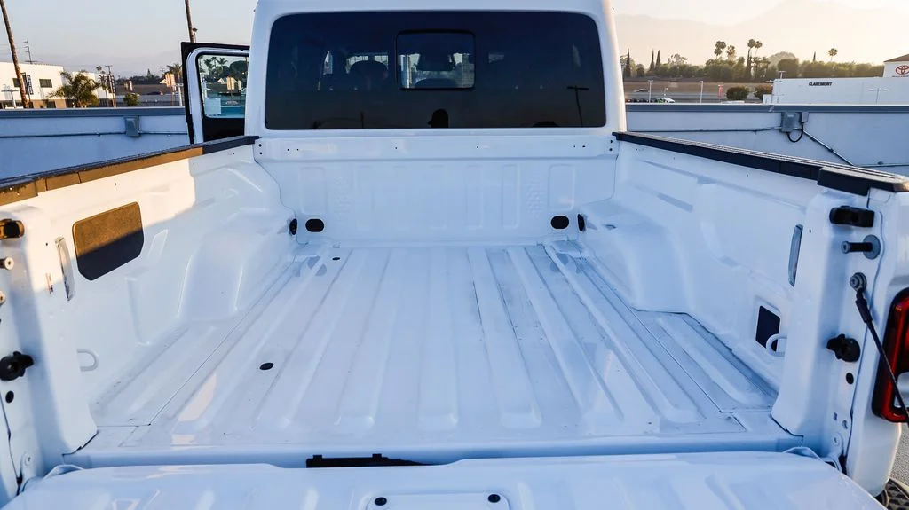 New 2026 White Jeep 85th Anniversary Edition image 31