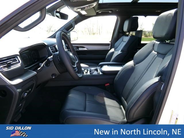 2025 Jeep Wagoneer L Series II - Photo 14