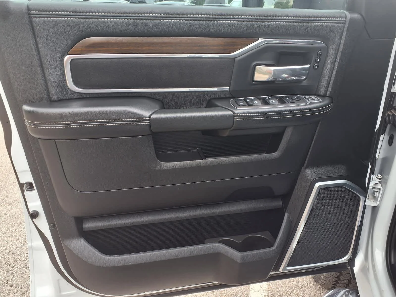 Used 2024 Pearl White Ram Laramie image 23