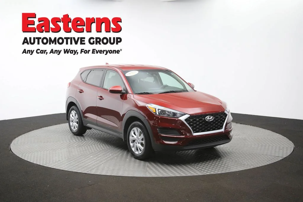 Used 2020 Red Hyundai SE image 49