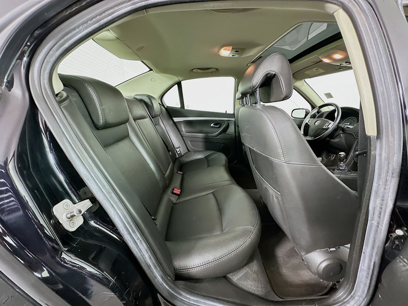 Used 2008 Jet Black Metallic Saab Aero image 27