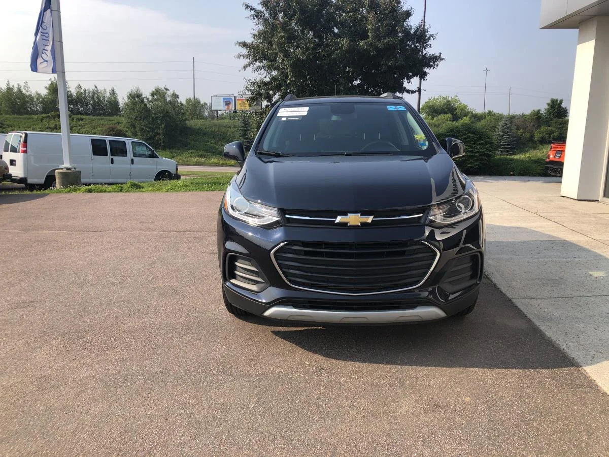 Used 2022 Blue Chevrolet Awd 4dr Lt image 3