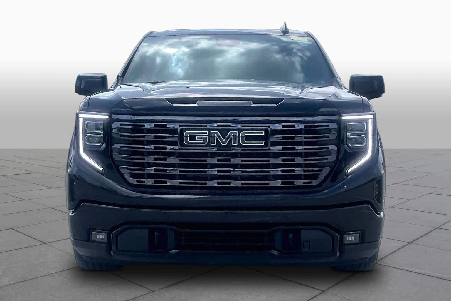 Used 2025 Onyx Black GMC Denali Ultimate image 6