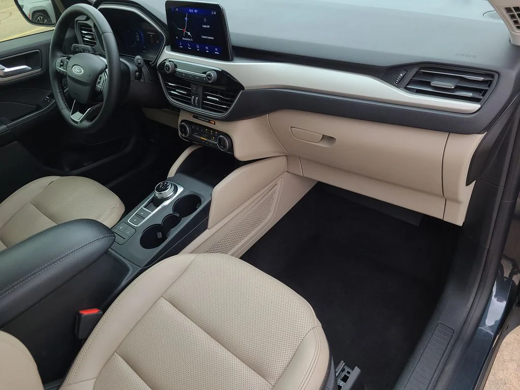 Used 2022 Blue Ford SEL image 11