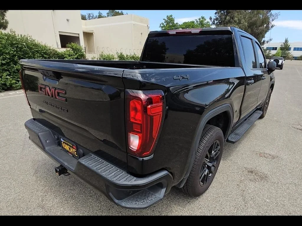 Used 2024 Onyx Black GMC Pro image 7