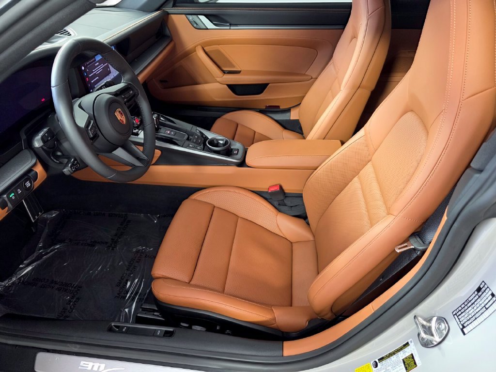 Used 2025  Porsche  image 9