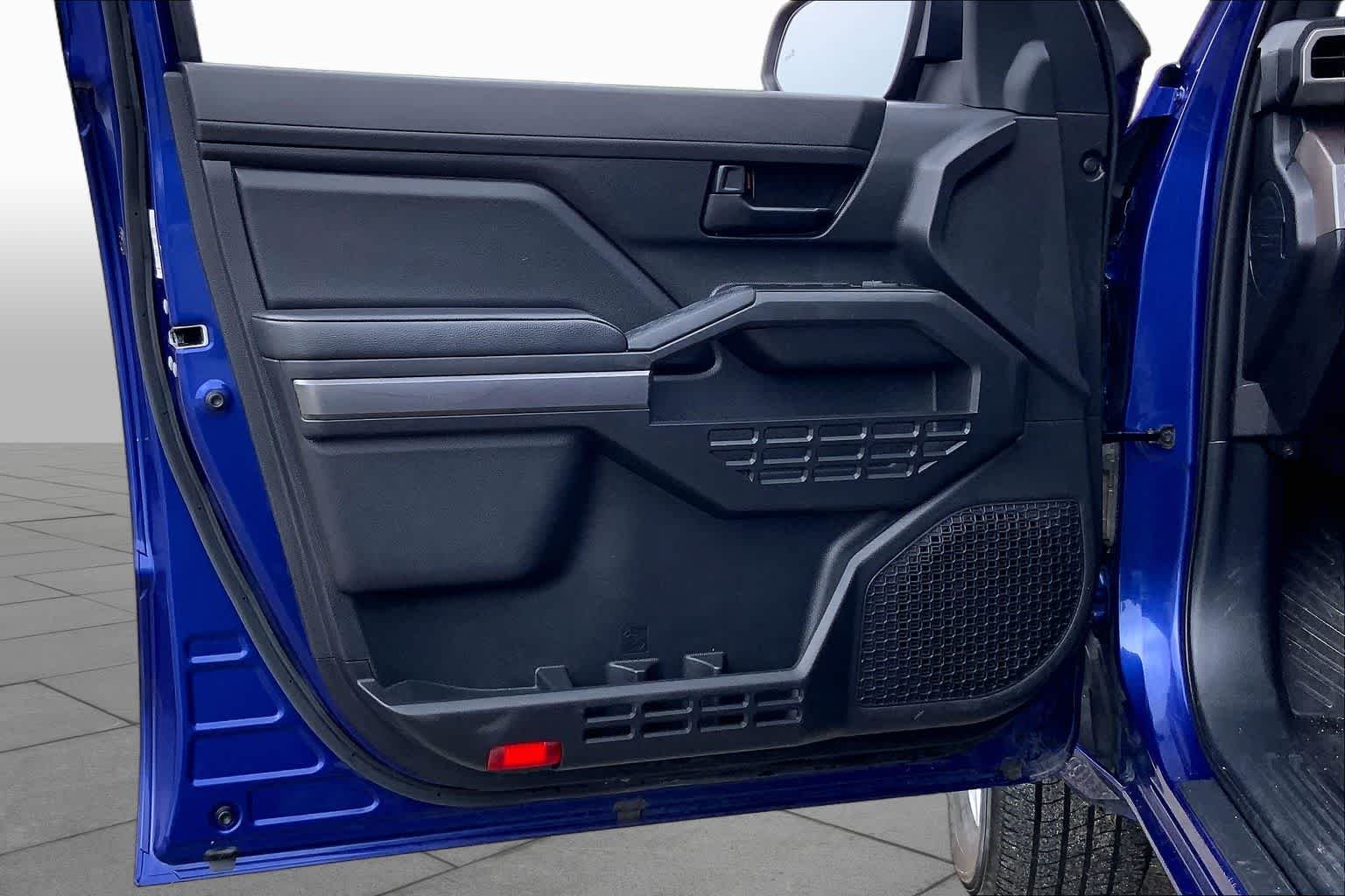 Used 2024 Blue Crush Metallic Toyota SR5 image 21