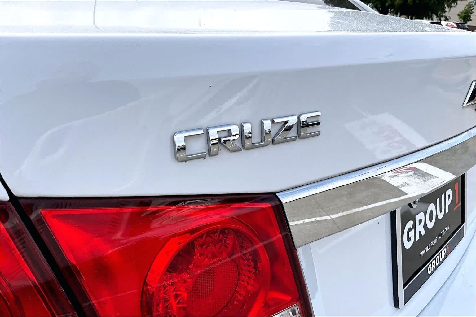 Used 2014 Summit White Chevrolet LS image 27