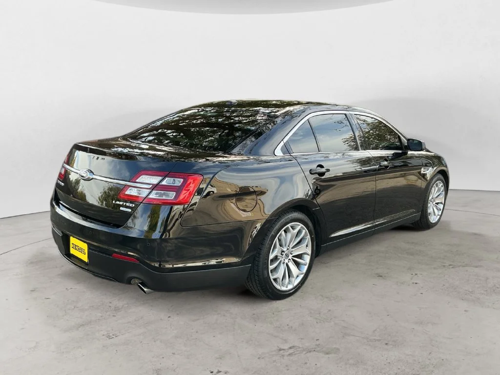 Used 2016 Black Ford Limited image 8