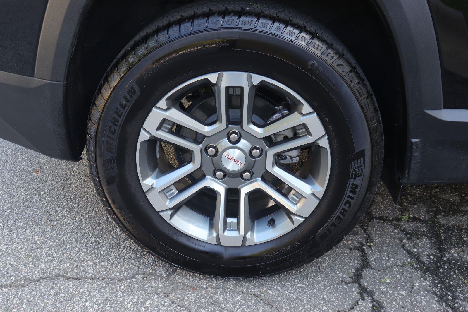 Used 2025 Ebony Twilight Metallic GMC AWD Elevation image 37