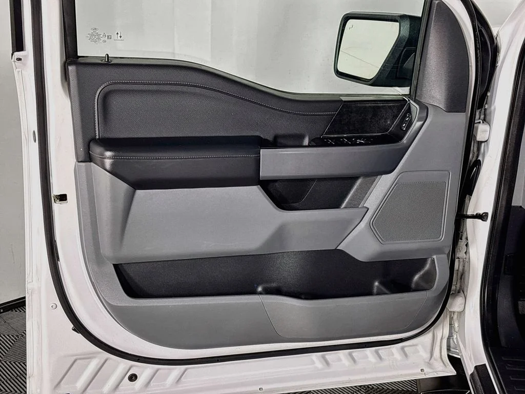 Used 2021 White Ford XLT image 10