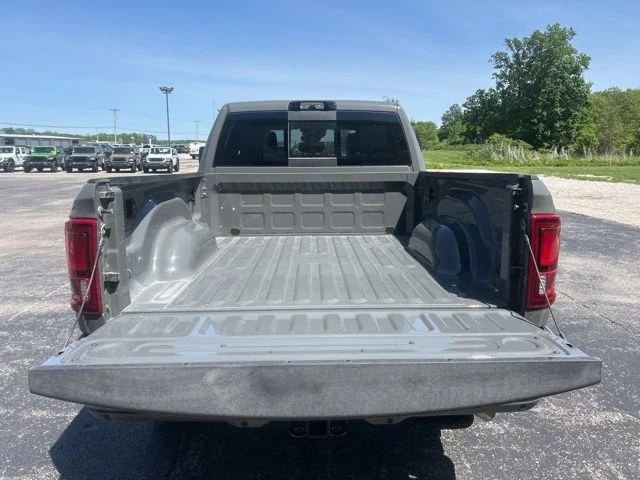 New 2026 Ceramic Gray Clear-Coat Exterior Paint RAM LARAMIE image 5