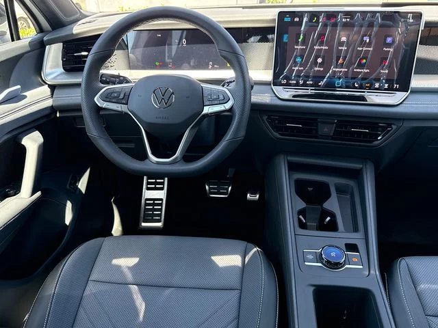 New 2026 Opal White W/Deep Black Roof Volkswagen 2.0T SE R-Line Black image 30