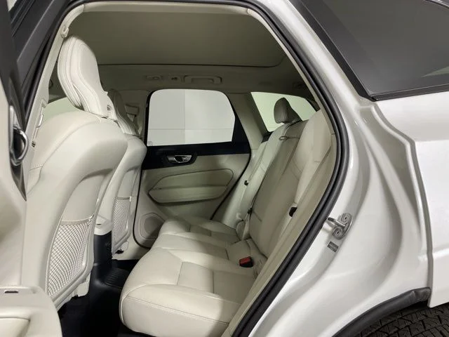 Certified Used 2025 Crystal White Volvo Plus image 40