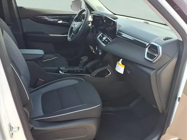 New 2026 Summit White Chevrolet LT image 22