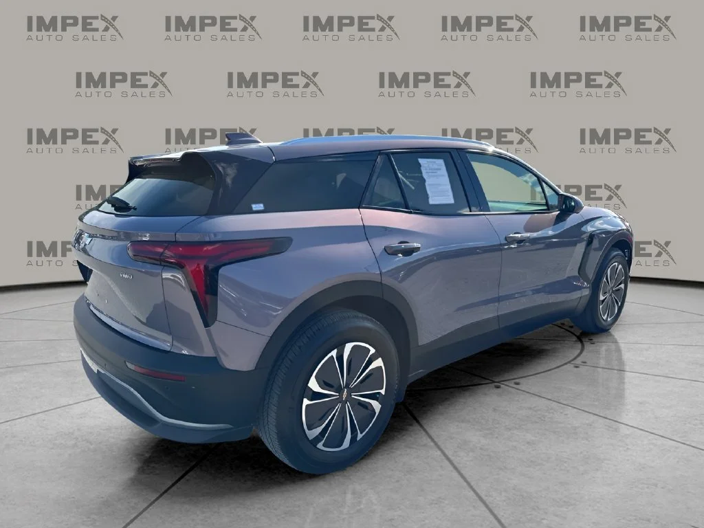 Used 2024 Gray Chevrolet LT image 5
