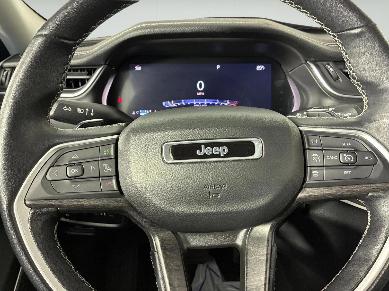 Used 2022 Baltic Gray Metallic Clearcoat Jeep Limited image 39
