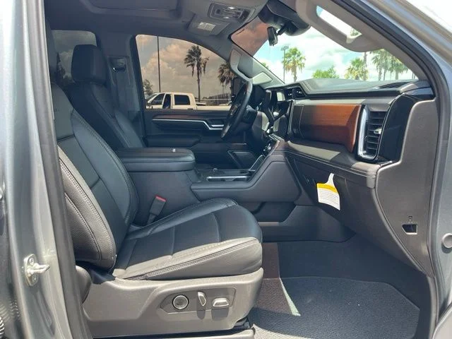Used 2025 Silver GMC Denali image 20