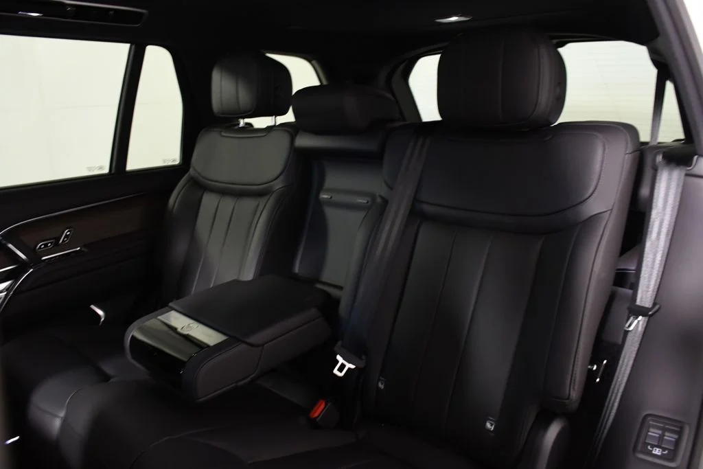 New 2026 Fuji White Land Rover SE image 27