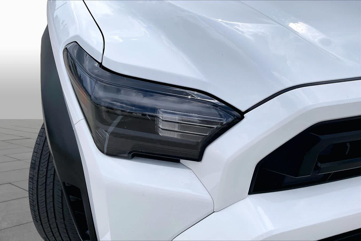 Used 2025 Ice Cap Toyota SR5 image 26