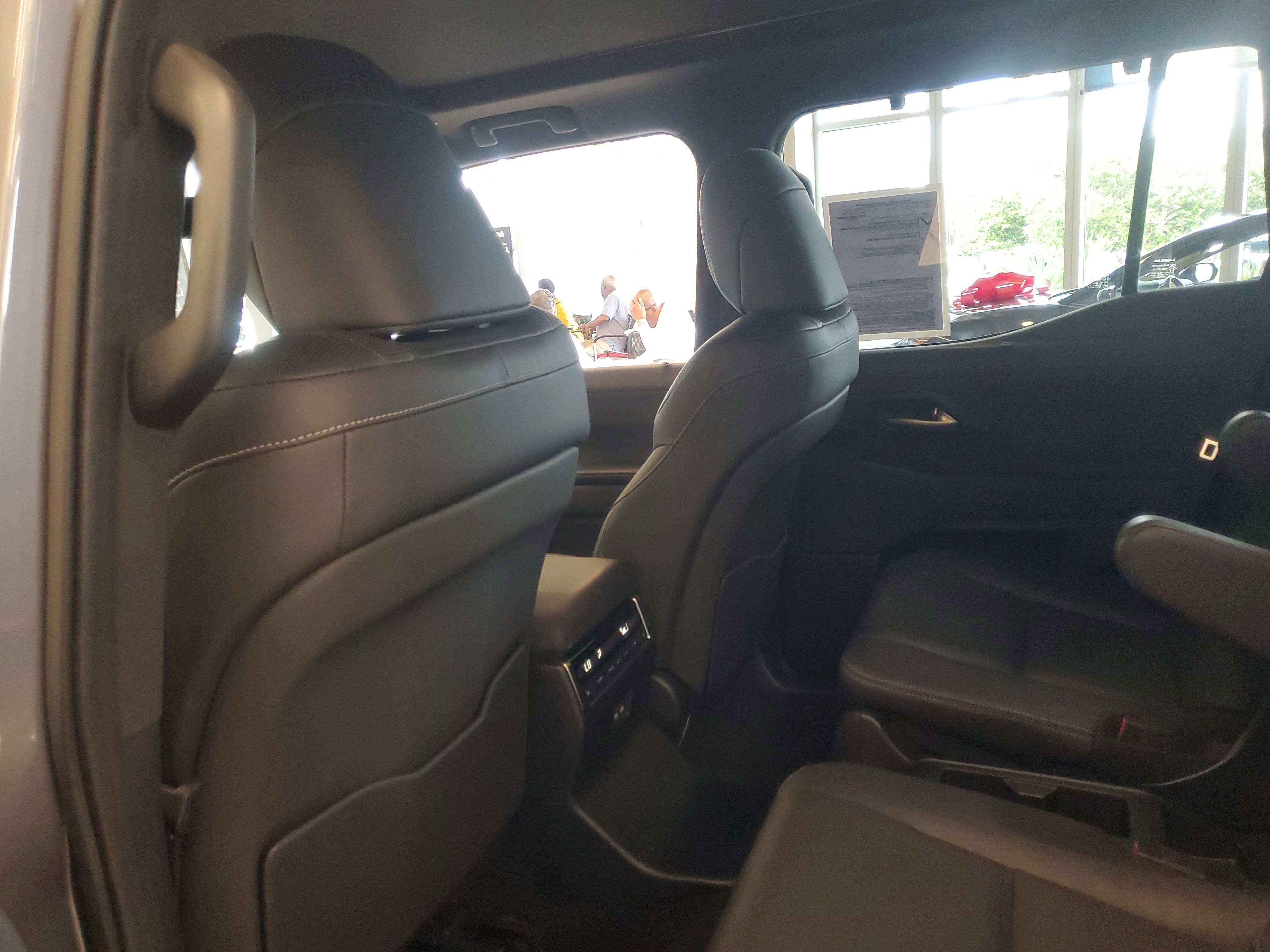 Used 2024 Gray Pearl Lexus GX 550 Luxury image 13