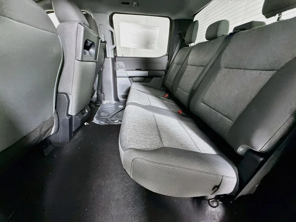 New 2026 Carbonized Gray Metallic Ford XLT image 22