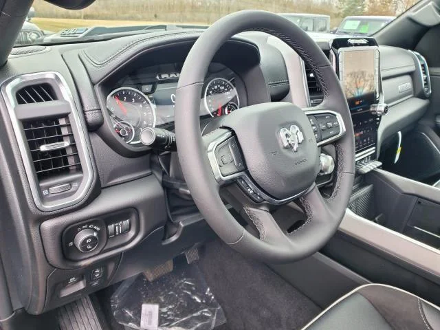 New 2026 Diamond Black Crystal Pearl-Coat Exterior Paint RAM Laramie image 8