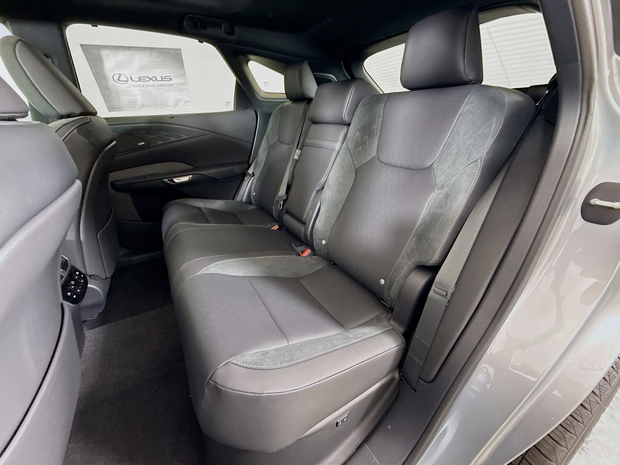 2026 Lexus RX 350 Luxury - Photo 23
