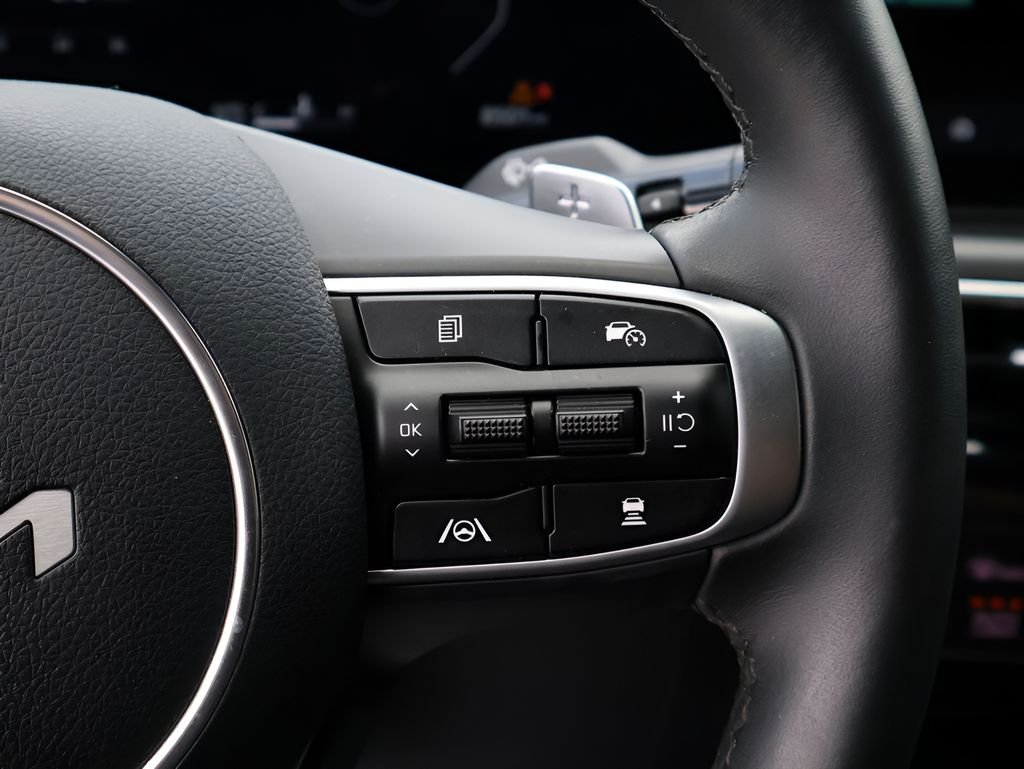 Used 2026 Wolf Gray Kia GT image 32